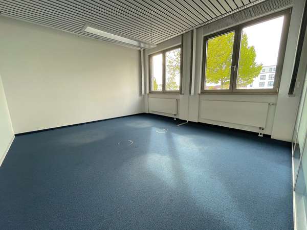 Über 640 qm Bürofläche mit Empfang in Idstein! — Bild 13 von 16