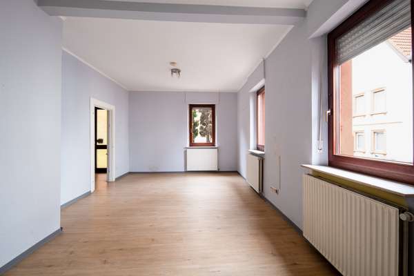 Zwei Häuser auf ca. 1.025 m² – Mehrfamilienhaus + Altbau mit Entwicklungs- und Renditepotenzial — Bild 10 von 42