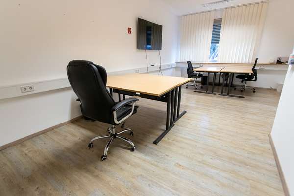 Büroetage im Erdgeschoss mit ca. 140 m² – Top Lage für Ihr Unternehmen — Bild 4 von 25