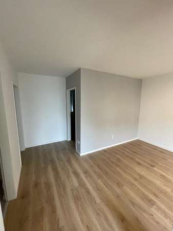 Attraktive 3-Zimmer-Wohnung (50 m²) – renoviert, gut angebunden, vielseitig nutzbar — Bild 2 von 11