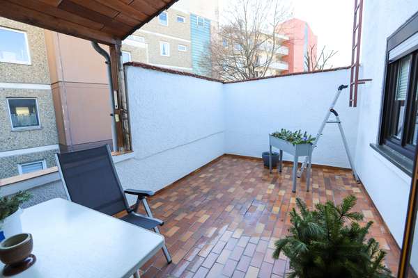 Selbstständige aufgepasst! Exklusives Wohn-/ Geschäftshaus in Mainz-Kastel! — Bild 25 von 26