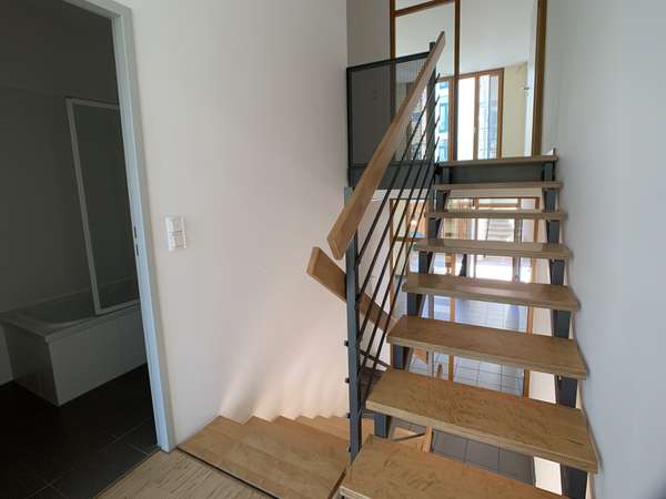 Moderne Split Level-Wohnung mit Terrasse — Bild 9 von 10