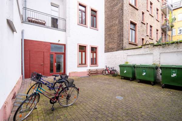 Stilvolle Altbauetage in denkmalgeschütztem Prachtbau – Exklusives Wohnen in bester Mainzer Lage — Bild 12 von 33