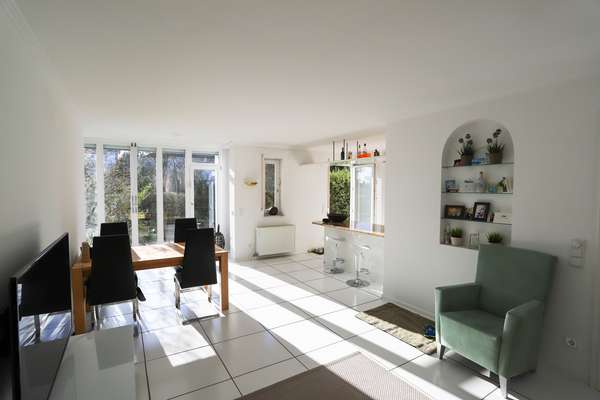 Helle Erdgeschosswohnung mit Terrasse und Garten! — Bild 5 von 15