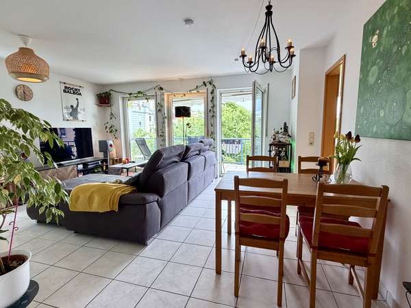 Sonnige 3-Zimmer Wohnung mit Balkon und Tiefgarage — Bild 2 von 13