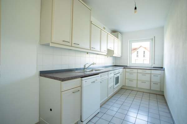 Sonnenverwöhnte 3 Zimmer - Wohlfühlwohnung mit Balkon und Tiefgaragenstellplatz — Bild 8 von 15