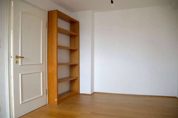 Einzigartige 3 ZKB Dachgeschosswohnung mit toller Aussicht — Bild 12 von 14