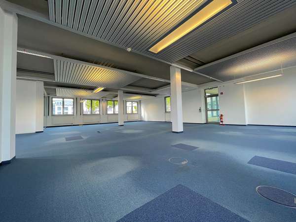 Großzügige Bürofläche im beliebten Telco Gebäude in Idstein! — Bild 14 von 14