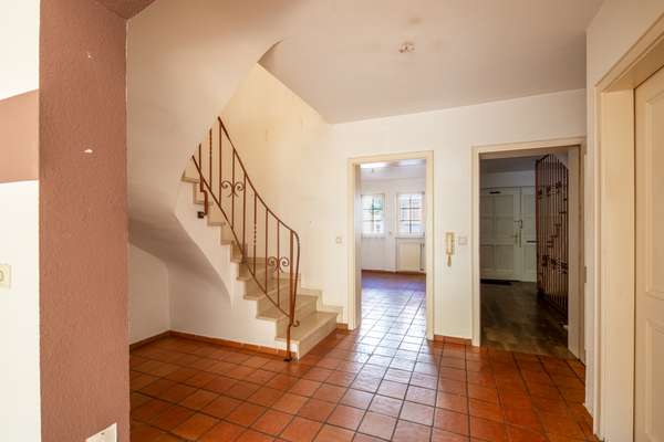 Urbanes Wohnen & ein hohes Maß an Lebensqualität: Charmantes Einfamilienhaus mit Einliegerwohnung — Bild 21 von 31