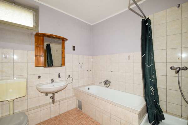 Zwei Häuser auf ca. 1.025 m² – Mehrfamilienhaus + Altbau mit Entwicklungs- und Renditepotenzial — Bild 11 von 42