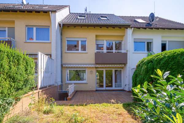 Raumwunder mit ausgebautem Dachgeschoss – Reihenmittelhaus mit Gestaltungspotential — Bild 28 von 32