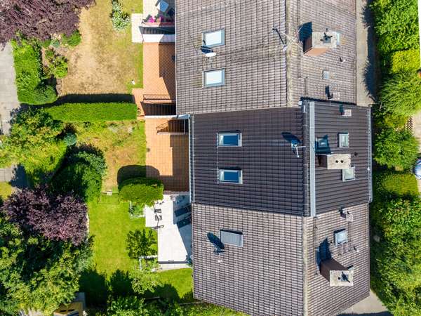 Raumwunder mit ausgebautem Dachgeschoss – Reihenmittelhaus mit Gestaltungspotential — Bild 3 von 32