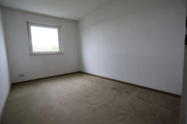 Viel Platz für Familienleben – Reihenmittelhaus mit Gartenidylle in Mainz-Finthen — Bild 21 von 35