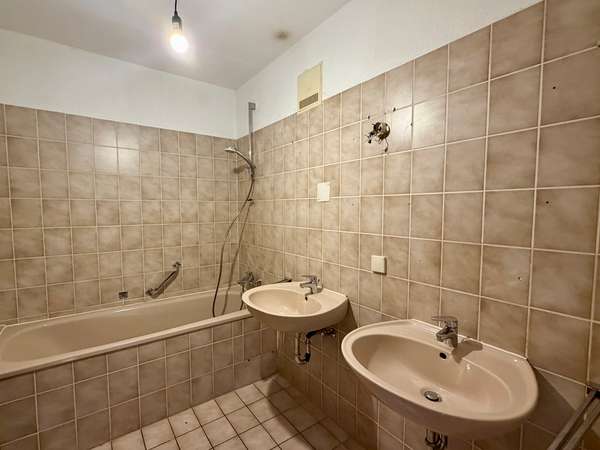 Ihr Sonnenbalkon an der Laubenheimer Höhe -  helle 3 Zimmerwohnung mit perfekter Raumaufteilung — Bild 14 von 18
