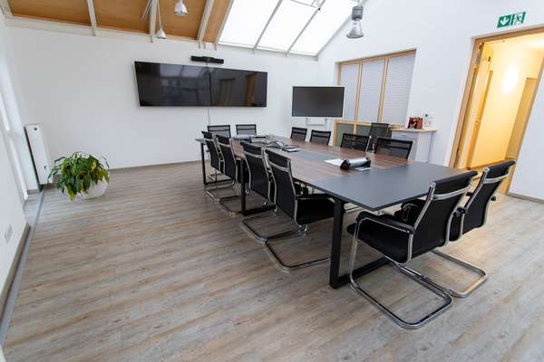 Büroetage im Erdgeschoss mit ca. 140 m² – Top Lage für Ihr Unternehmen — Bild 17 von 25