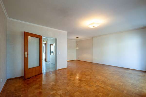 Raumwunder mit ausgebautem Dachgeschoss – Reihenmittelhaus mit Gestaltungspotential — Bild 8 von 32