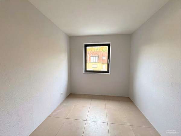 Ihr Sonnenbalkon an der Laubenheimer Höhe -  helle 3 Zimmerwohnung mit perfekter Raumaufteilung — Bild 9 von 18