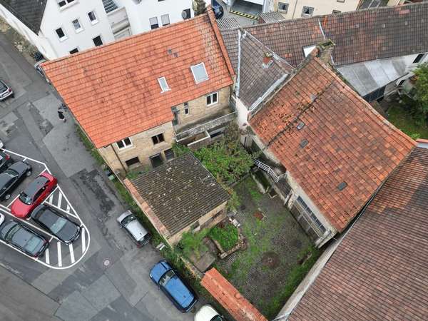 Sanierungsbedürftiges 1-3 Familienhaus mit Scheune & großem Innenhof — Bild 7 von 55
