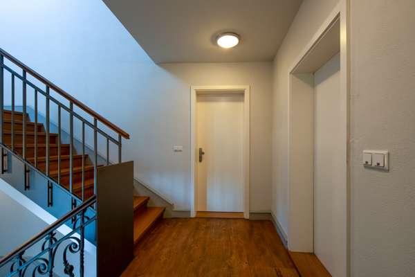 Außergewöhnliche Dachgeschosswohnung in denkmalgeschütztem Prachtbau in bester Lage von Mainz — Bild 18 von 23