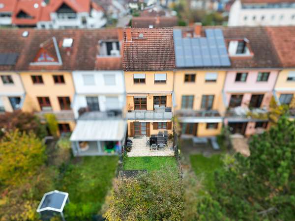 Familienfreundliches Reihenmittelhaus mit Garage in Dietzenbach-Steinberg! — Bild 3 von 26
