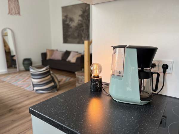 Möbliertes Wohnen auf Zeit: Individuelles Loft in ruhigem Innenhof-5 Min v. Taunusstr. — Bild 6 von 13