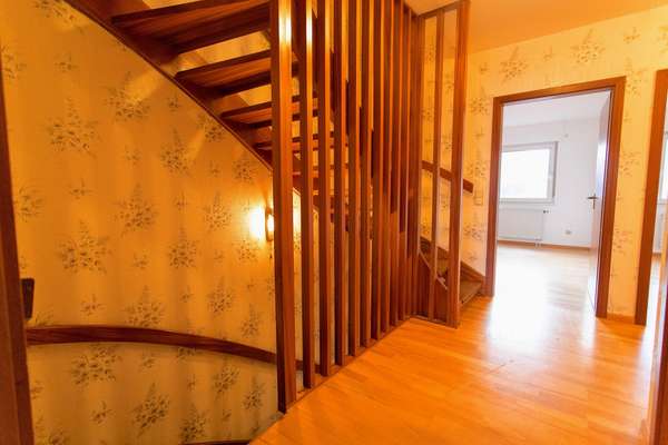 Solides Reihenmittelhaus mit großem Potenzial in Bischofsheim! — Bild 7 von 15