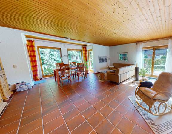 Schönes Einfamilienhaus in ruhiger Lage von Gau-Weinheim! — Bild 12 von 19