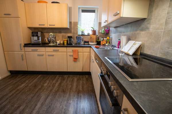 Gepflegtes Mehrfamilienhaus mit 3 Wohnungen im tollen Essenheim! — Bild 18 von 23