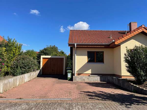 Schönes Einfamilienhaus in ruhiger Lage von Gau-Weinheim! — Bild 3 von 19