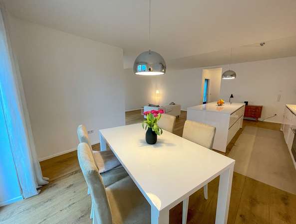 Exklusive 4-Zimmerwohnung mit PKW-Stellplatz in Bauschheim!! — Bild 7 von 23