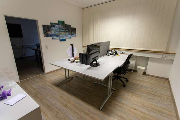 Geschäftshaus mit ca. 280 m² auf 2 Etagen! — Bild 4 von 50