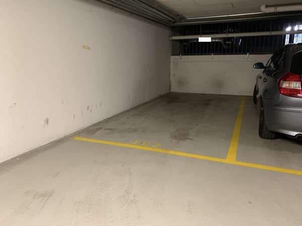 Moderne Split Level-Wohnung mit Terrasse — Bild 10 von 10