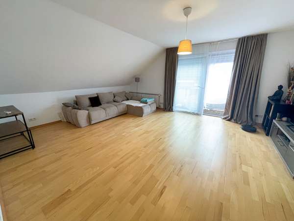 Schicke 3-Zimmer Dachgeschosswohnung in Idstein! — Bild 2 von 15