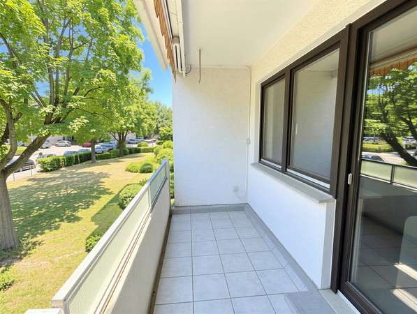 Sofort Bezugsfrei & voller Möglichkeiten - 3-ZImmer-Wohnung mit Balkon und Blick ins Grüne — Bild 7 von 20