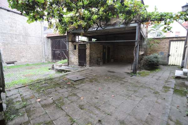 Sanierungsbedürftiges 1-3 Familienhaus mit Scheune & großem Innenhof — Bild 16 von 55