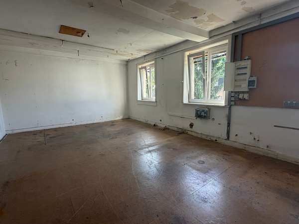 Entwicklungsobjekt zum Bodenrichtwert - vielfältiges Loft- u. Neubaupotenzial in Wiesbaden-Bierstadt — Bild 17 von 25