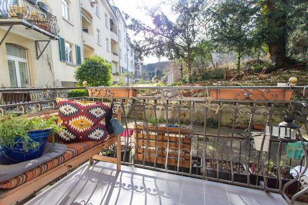 Geräumige 3-Zimmer Altbauwohnung mit Balkon – Ihr neues Zuhause! — Bild 9 von 13