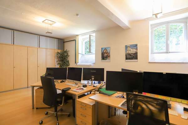 Bürofläche mit Garage in wunderschönen Altbauvilla in Wiesbaden Südost — Bild 9 von 12