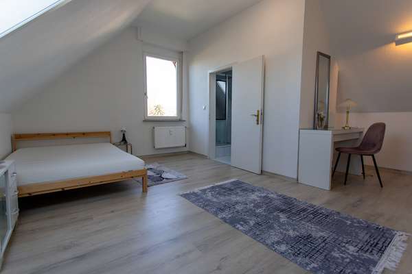 Charmantes Altbau-MFH mit 5 WE in Eltville! Dachgeschosswohnung bereits freigestellt! — Bild 31 von 34
