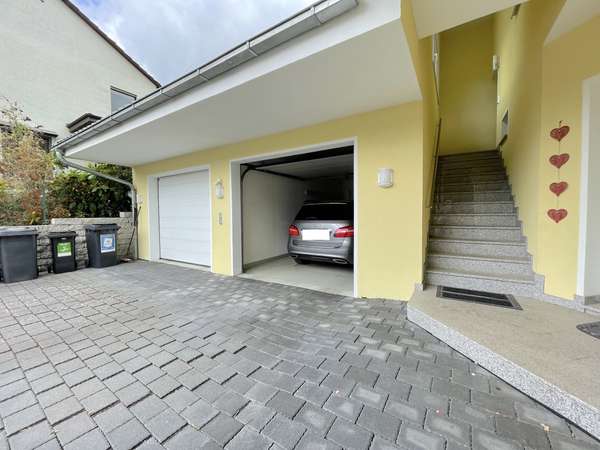 Traumwohnung im 2 Familienhaus mit Dachterrasse + Loggia + Garage — Bild 20 von 20