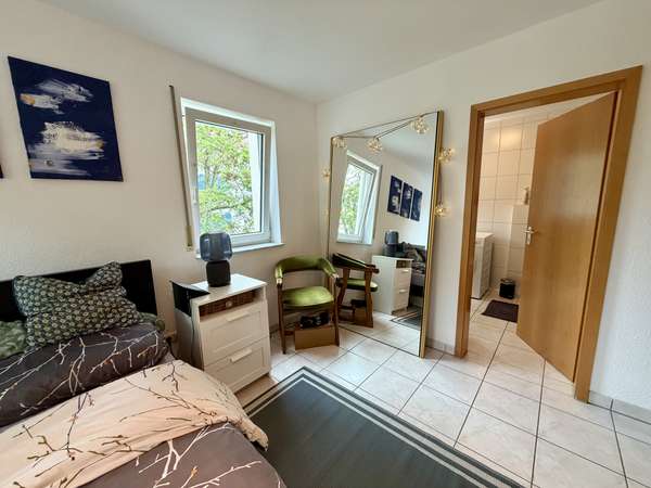 Sonnige 3-Zimmer Wohnung mit Balkon und Tiefgarage — Bild 7 von 13