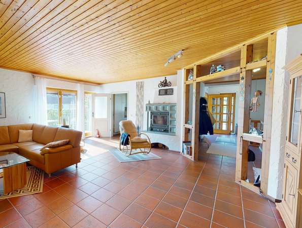 Schönes Einfamilienhaus in ruhiger Lage von Gau-Weinheim! — Bild 10 von 19