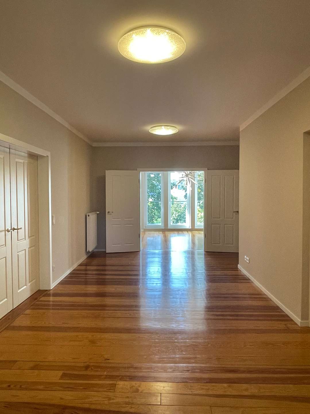 Wohnen und Arbeiten im Einklang | Herrschaftlicher 4-Zimmer Altbau mit großem Homeoffice in Bestlage – Bild 4