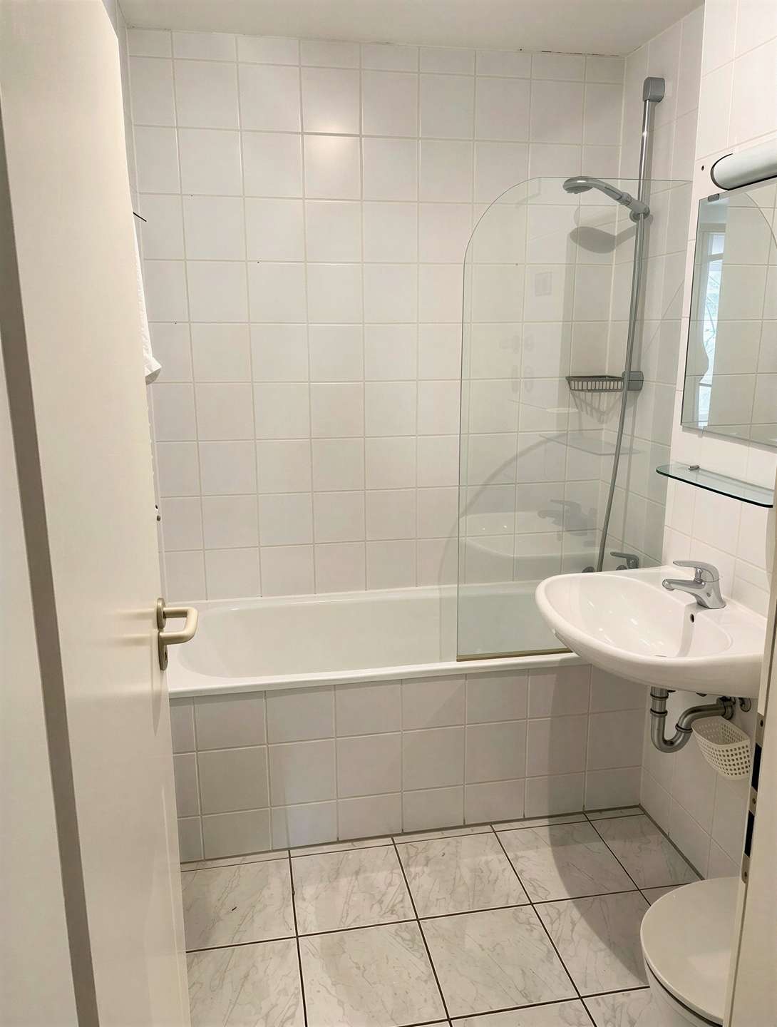 Ihre Kaufgelegenheit! 2,5 Zimmer Wohnung mit TG auf parkähnlich angelegtem Grundstück – Bild 8