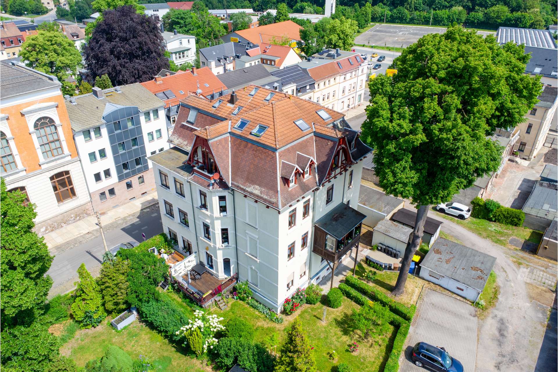 Zeitlose Eleganz trifft solide Rendite - Denkmalgeschütztes MFH in begehrter Lage von Meerane
