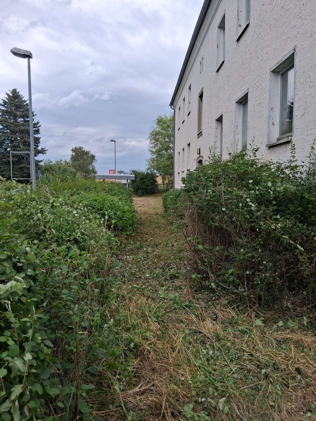 Sanierungsobjekt mit Zukunft – 6 Wohneinheiten, KfW-fähig mit genehmigter Balkonanlage – Bild 8