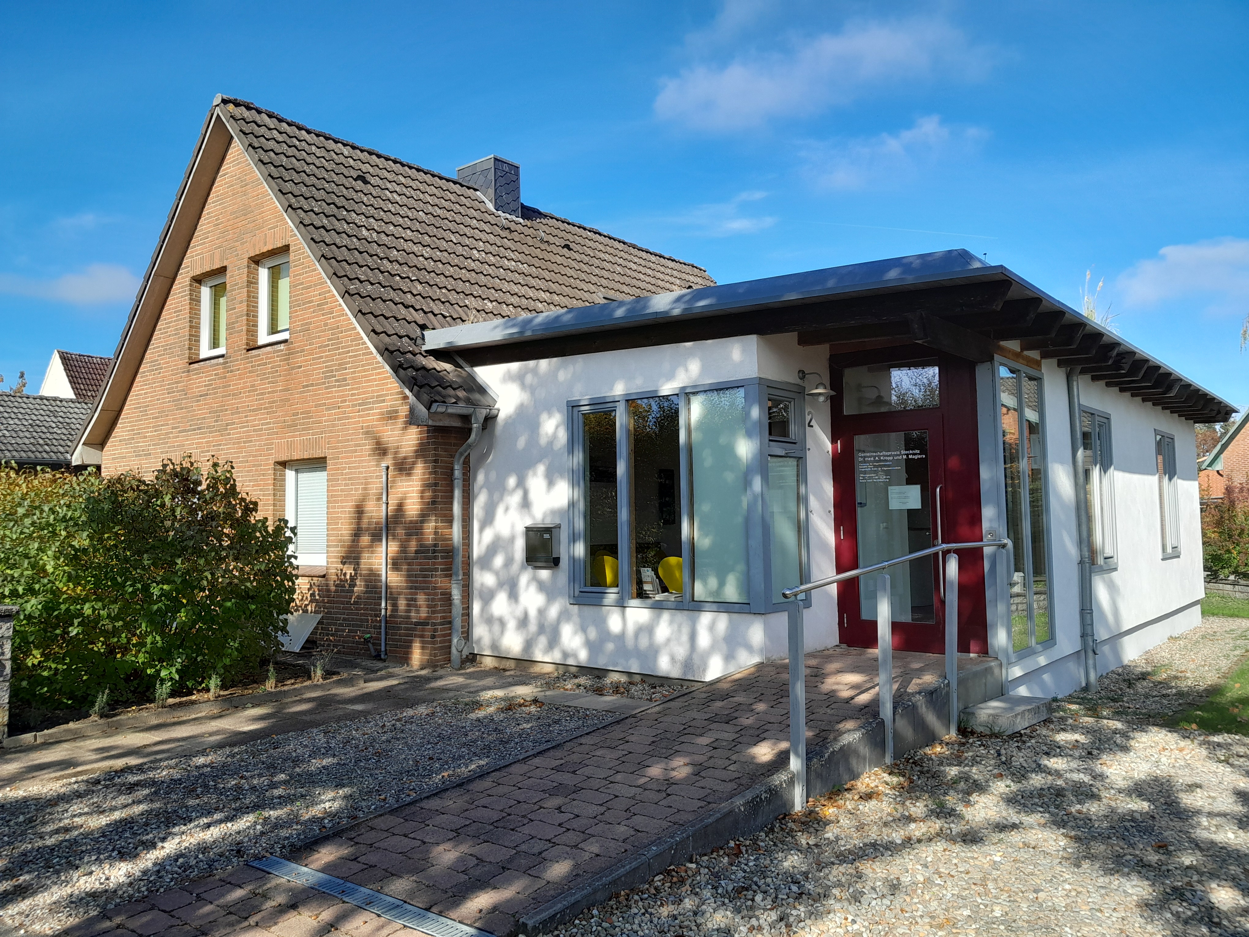 Gepflegtes Einfamilienhaus mit Architektenanbau aus 2012/13